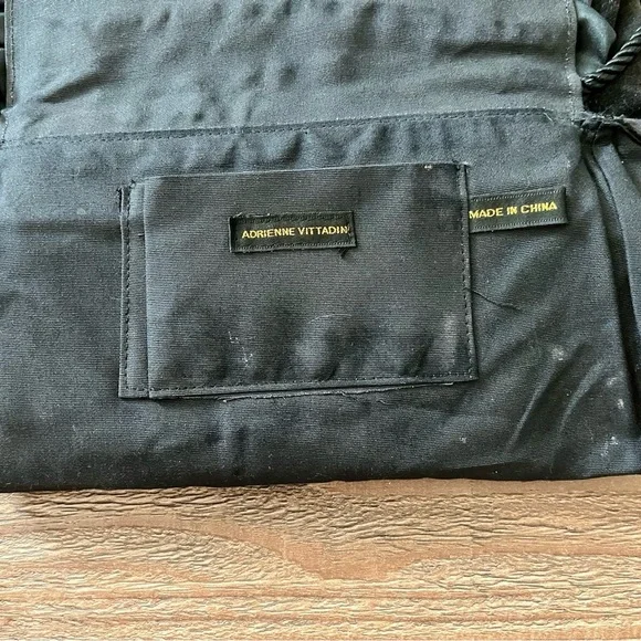 Elegant Black Quilted Women's Bag - Picture 11 of 15